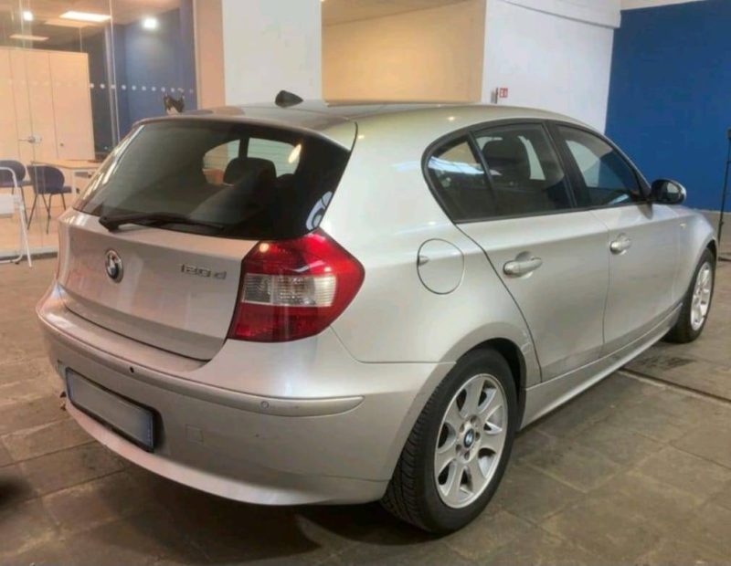 BMW 1ER  120D  2005B - 115588 KM