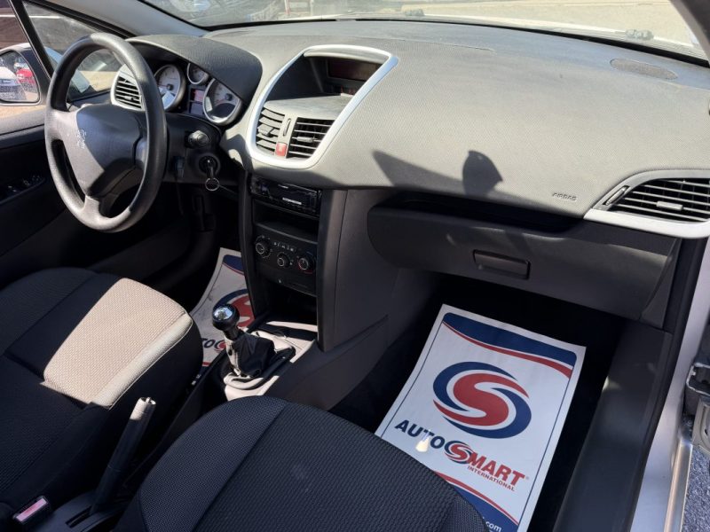 PEUGEOT 207 1.4 HDI 70 CH 2011