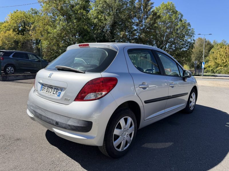 PEUGEOT 207 1.4 HDI 70 CH 2011