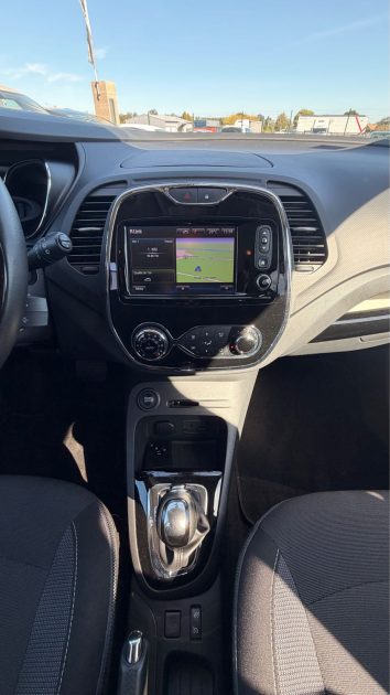 RENAULT CAPTUR  BOITE AUTO ESSENCE 120CV  2015