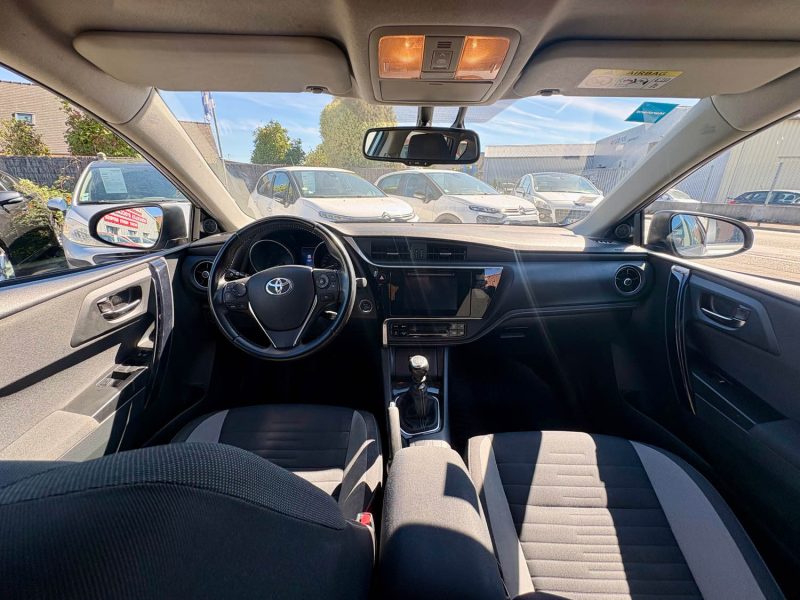 TOYOTA AURIS 