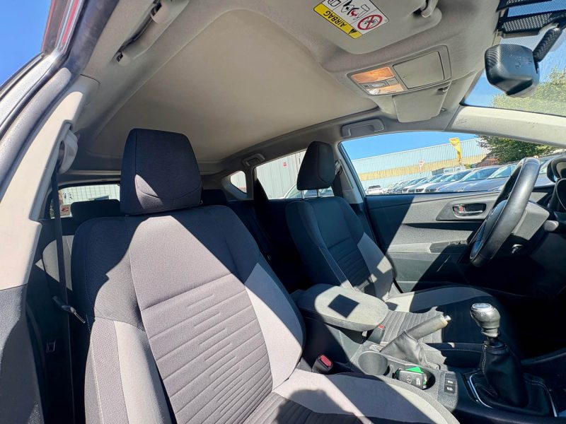 TOYOTA AURIS 