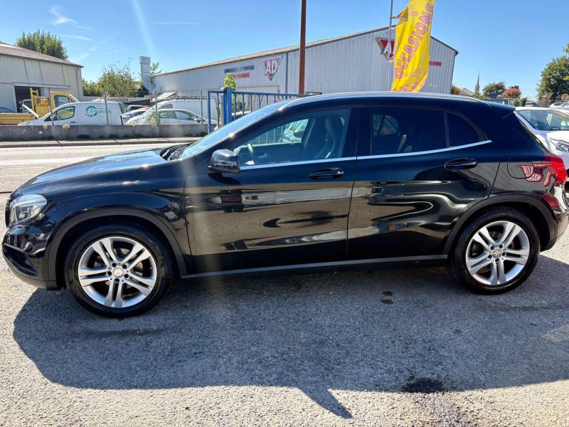 MERCEDES GLA 