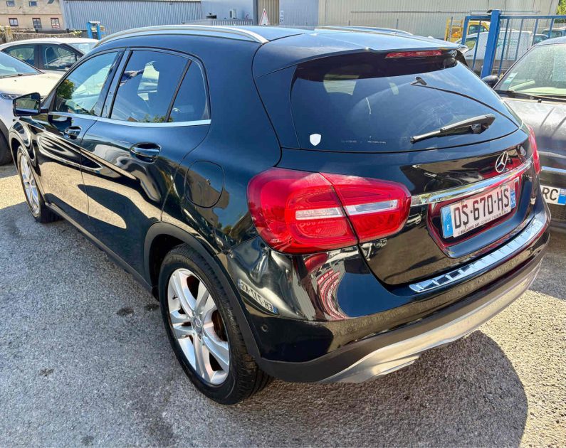 MERCEDES GLA 