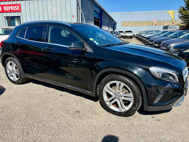 MERCEDES GLA 