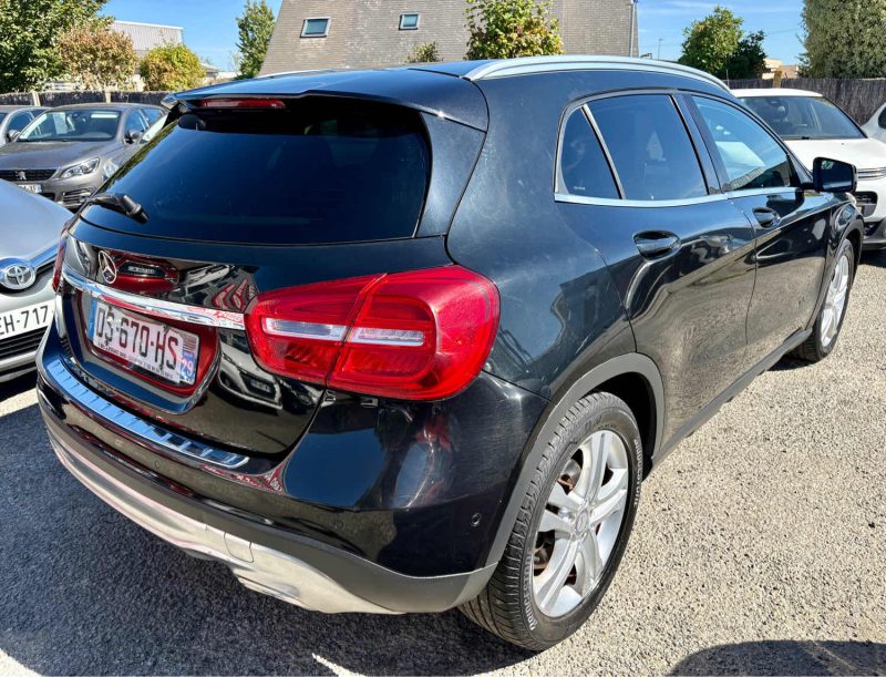MERCEDES GLA 