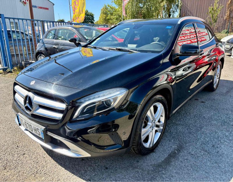 MERCEDES GLA 