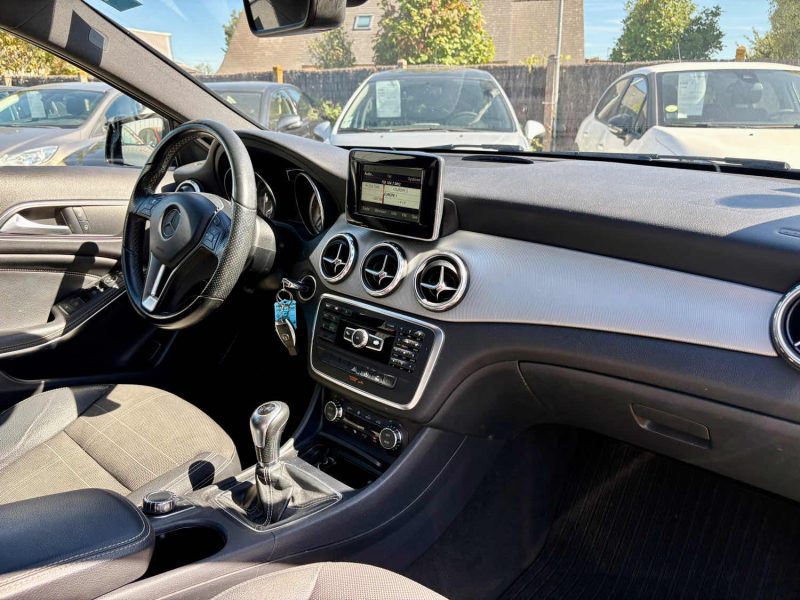 MERCEDES GLA 