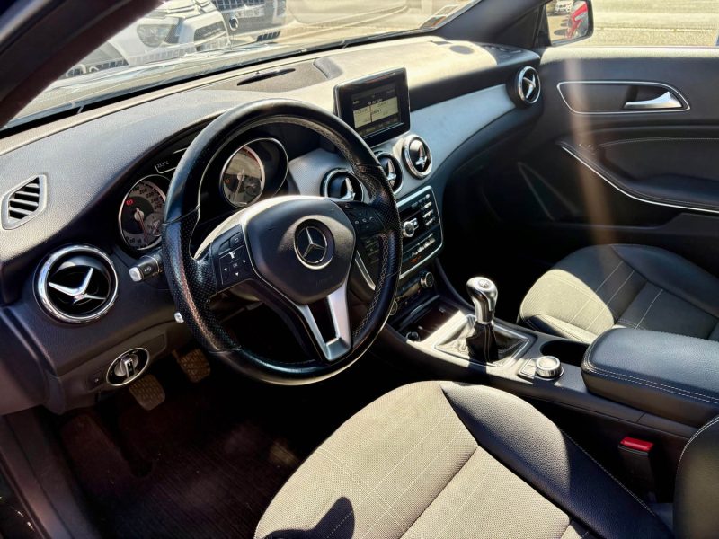 MERCEDES GLA 