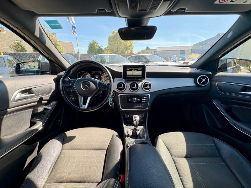 MERCEDES GLA 