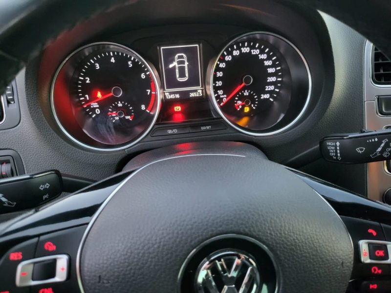 VOLKSWAGEN POLO 1.2 TSI 90 CONFORTLINE 2015