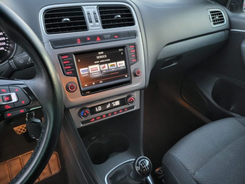 VOLKSWAGEN POLO 1.2 TSI 90 CONFORTLINE 2015