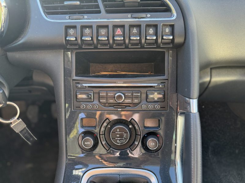 PEUGEOT 3008 MONOSPACE 1.6 HDI 2011