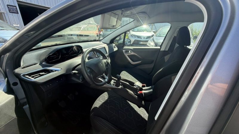 PEUGEOT 2008  1.2 VTI 82CV STYLE  Garantie