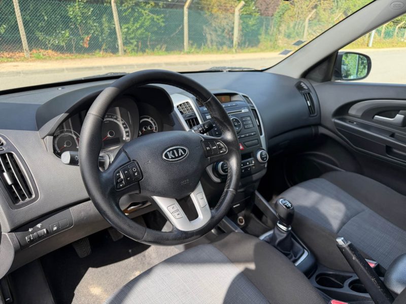 Kia Ceed 3 | 5 portes 1.6 CRDI 90 1582cm3 90cv