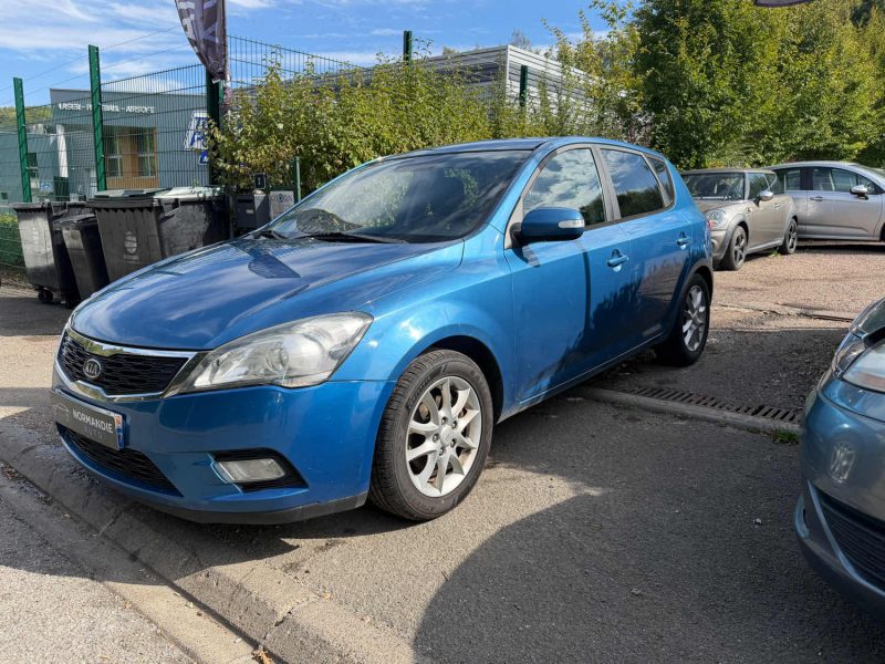 Kia Ceed 3 | 5 portes 1.6 CRDI 90 1582cm3 90cv