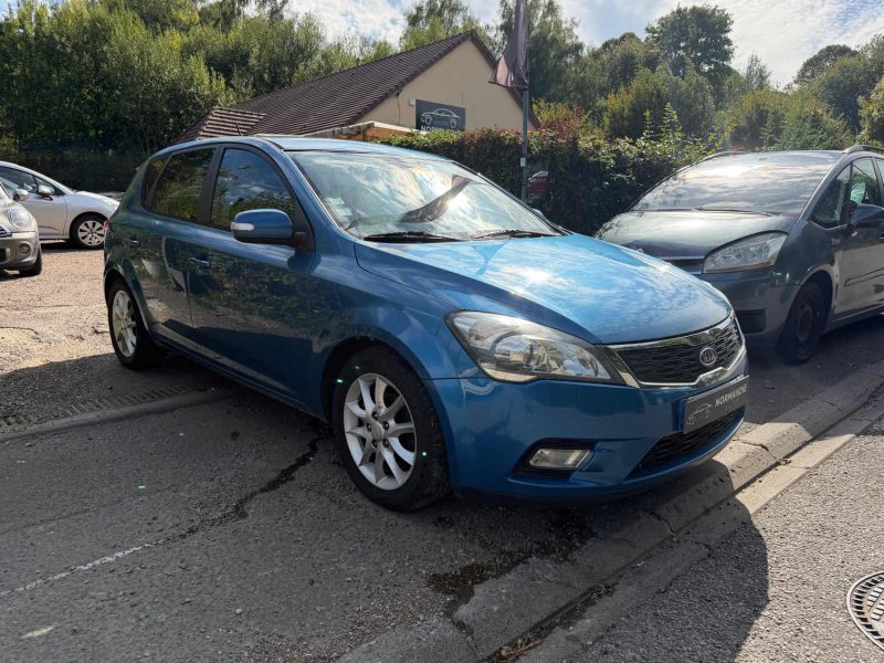 Kia Ceed 3 | 5 portes 1.6 CRDI 90 1582cm3 90cv