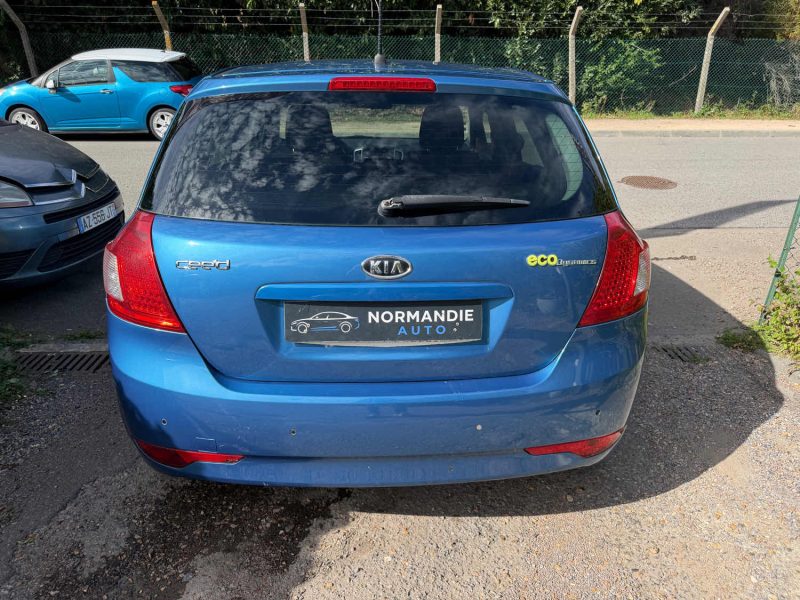 Kia Ceed 3 | 5 portes 1.6 CRDI 90 1582cm3 90cv