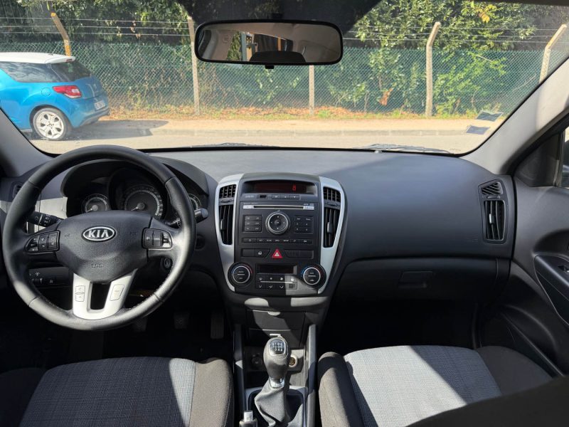 Kia Ceed 3 | 5 portes 1.6 CRDI 90 1582cm3 90cv