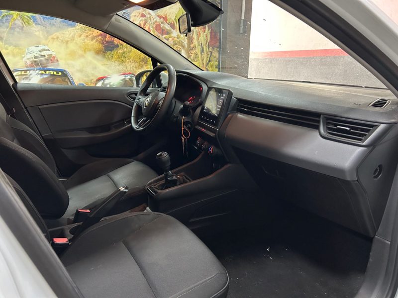 RENAULT CLIO V TCE 90 2 PLACES 05/2022 PRIX HT : 6240 € PRIX TTC : 7490 €