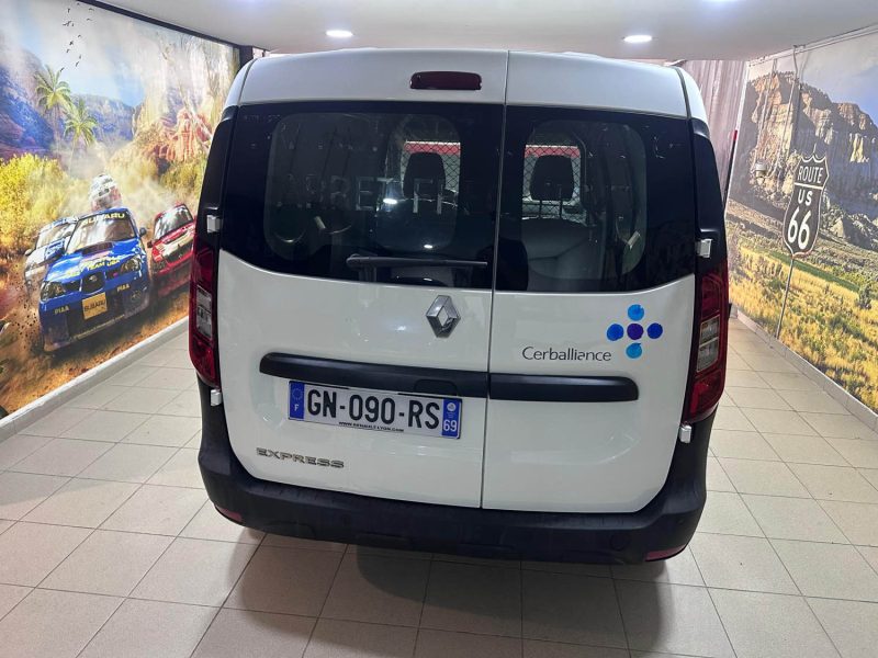 RENAULT EXPRESS CAMIONNETTE 1.3 TCE 100 04/2023 PRIX HT : 4990 € PRIX TTC : 5990 €