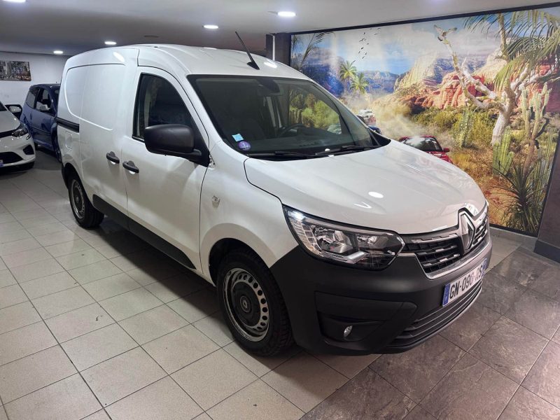 RENAULT EXPRESS CAMIONNETTE 1.3 TCE 100 04/2023 PRIX HT : 4990 € PRIX TTC : 5990 €