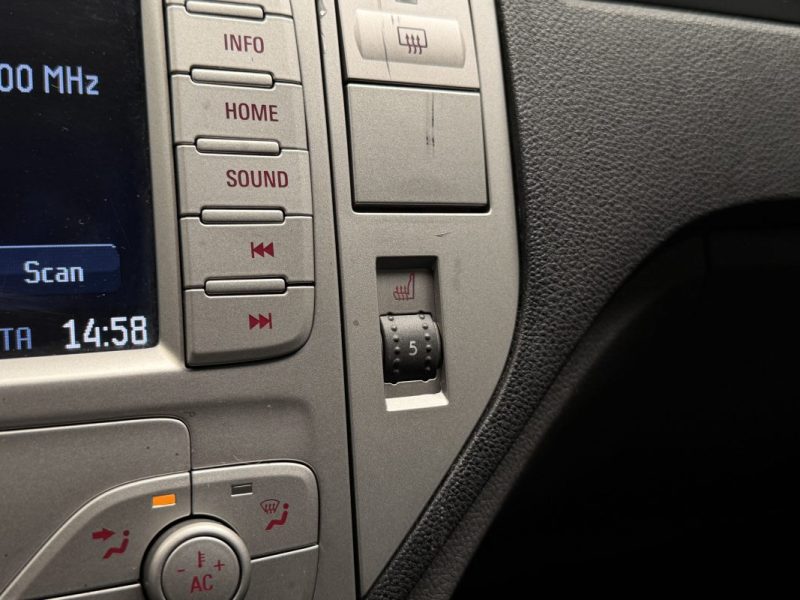 FORD KUGA (2) 2.0 TDCI 140ch  INDIVIDUAL POWERSHIFT 4X4 