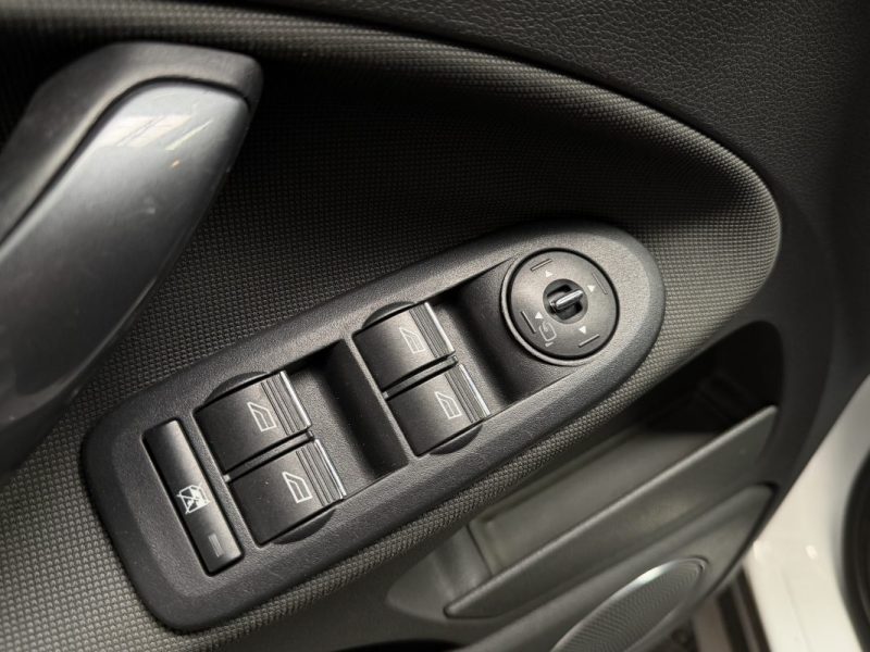 FORD KUGA (2) 2.0 TDCI 140ch  INDIVIDUAL POWERSHIFT 4X4 
