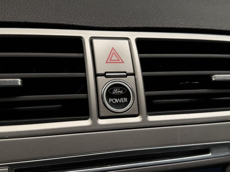 FORD KUGA (2) 2.0 TDCI 140ch  INDIVIDUAL POWERSHIFT 4X4 