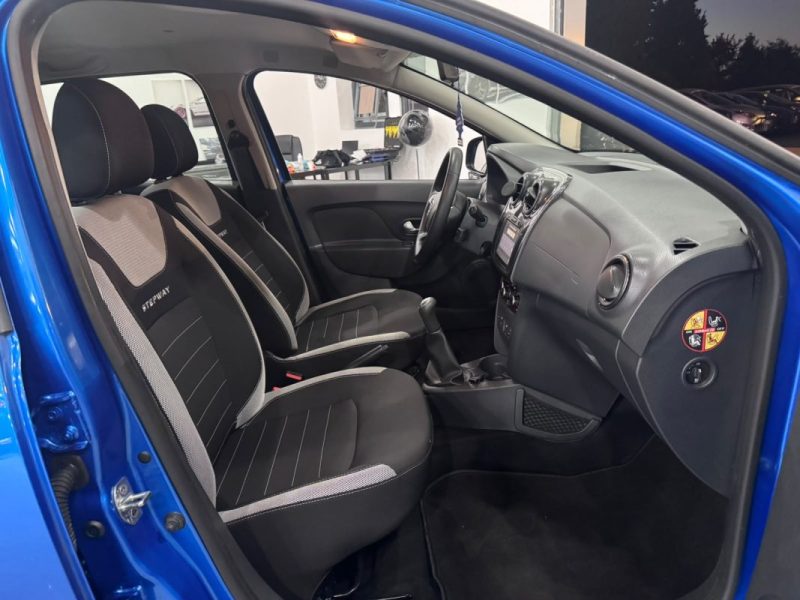DACIA SANDERO 0.9 TCE 90cv STEPWAY / PHASE 2 ✅ 25 000km ✅ 1 ere MAIN ✅ GPS / CLIM / RADAR DE RECUL 