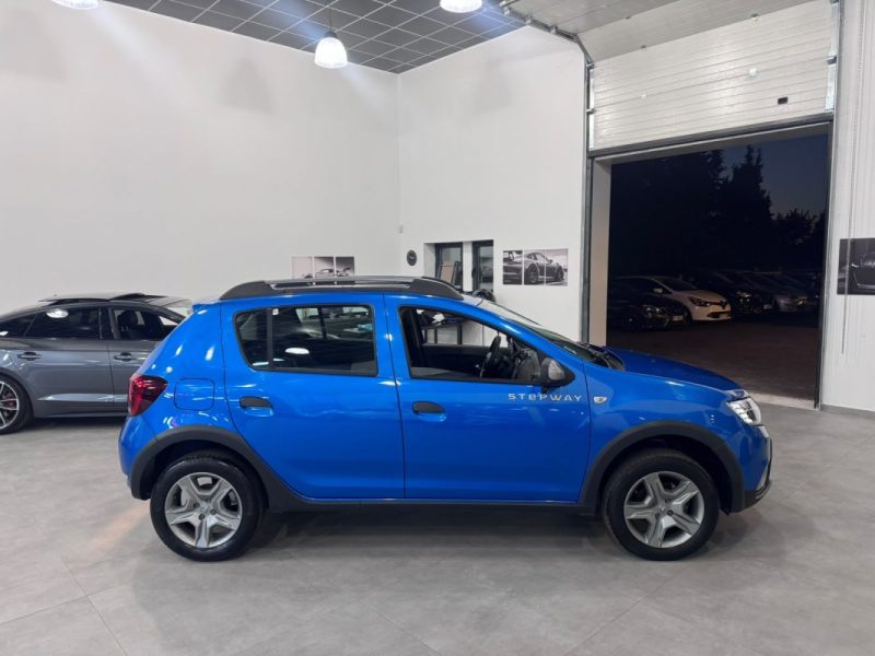 DACIA SANDERO 0.9 TCE 90cv STEPWAY / PHASE 2 ✅ 25 000km ✅ 1 ere MAIN ✅ GPS / CLIM / RADAR DE RECUL 
