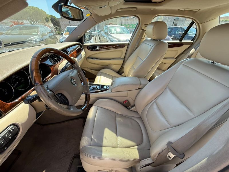 JAGUAR XJ6 3.0L i 238CV full options