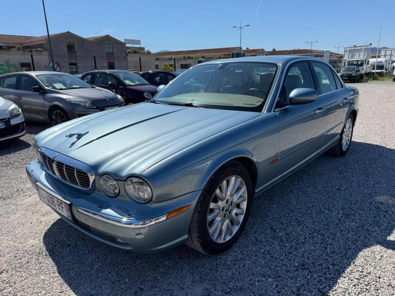 JAGUAR XJ6 3.0L i 238CV full options