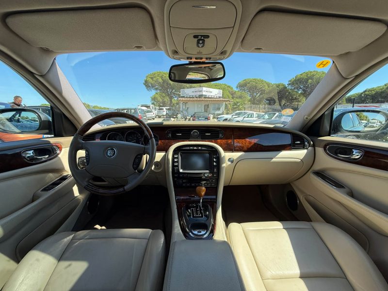 JAGUAR XJ6 3.0L i 238CV full options