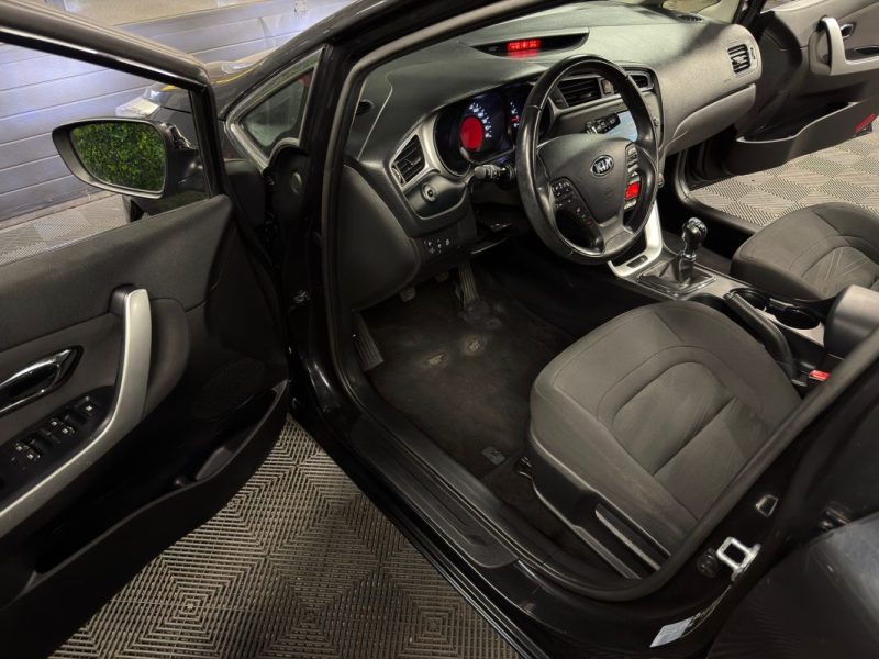 KIA CEE D 1.0 T-GDI 120 Cv - APPLE & ANDROID / CAMERA - GARANTIE 12 MOIS NATIONALE
