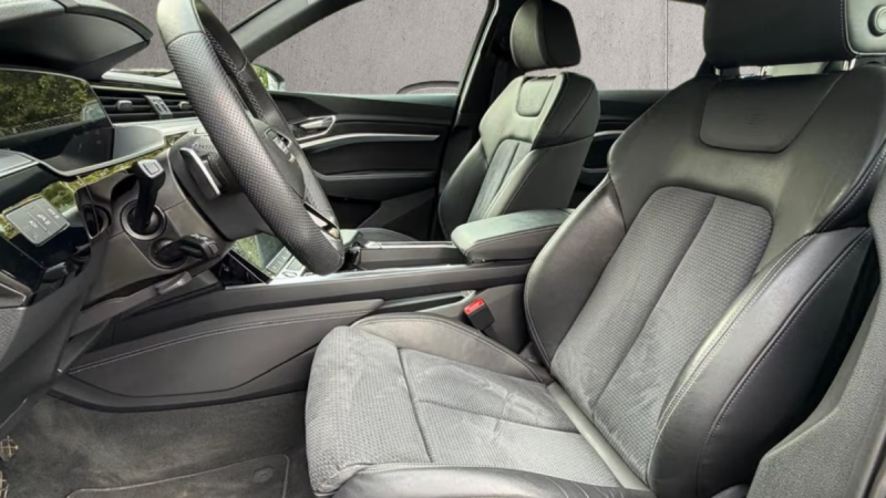 AUDI E-TRON 55 QUATTRO 2023 S LINE 408cv PREMIERE MAiN