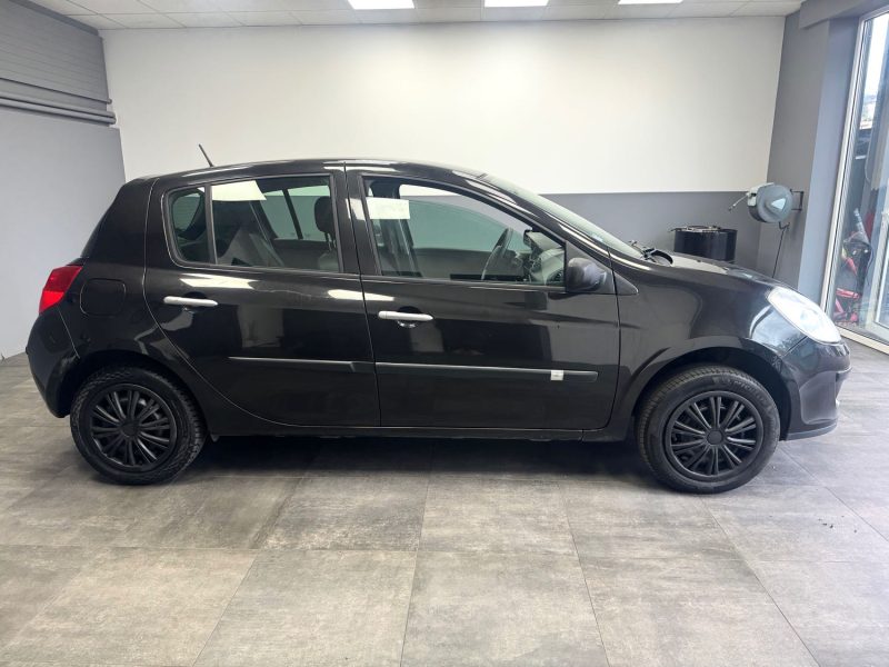 RENAULT CLIO III  1.2 16V 75 CV EXPRESSION 2004
