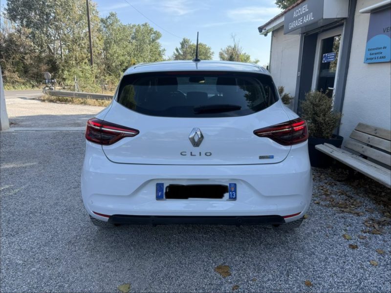 RENAULT CLIO 1.6 E-TECH 140 ZEN 2021