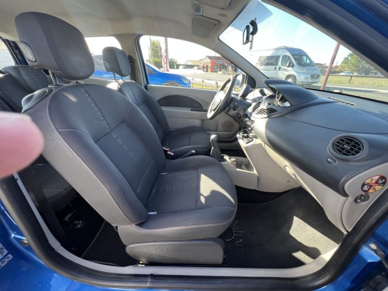 RENAULT TWINGO II 1.5 DCI 2007