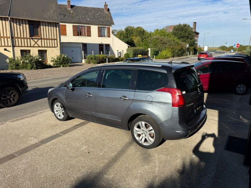 Peugeot 5008 1.6 HDi 112Ch Allure