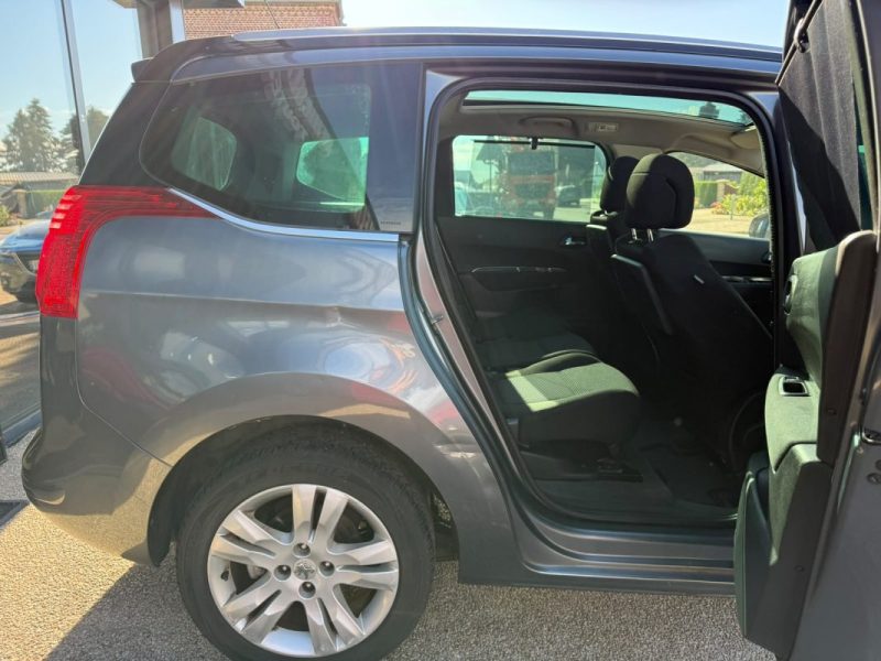 Peugeot 5008 1.6 HDi 112Ch Allure