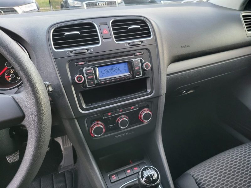 VOLKSWAGEN GOLF 1.4i 