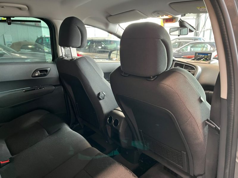 🚗 PEUGEOT 3008 1.6 E-HDI 115ch ⚙️ ACTIVE 📡 Radars de recul ❄️ Climatisation