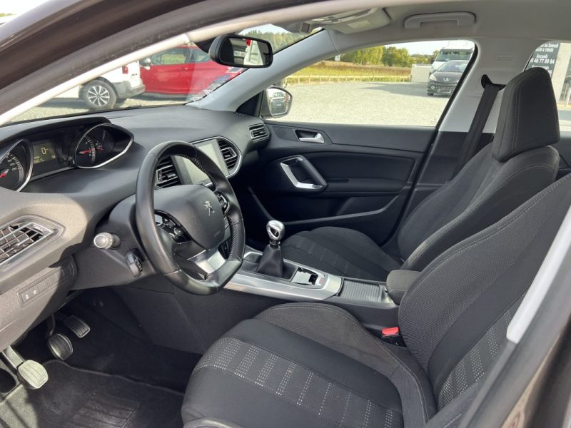 PEUGEOT 308 II 1.2 130 2015