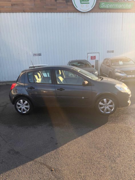 RENAULT CLIO III CONFORT DYNAMIQUE 1.5DCI 70CH