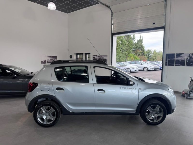DACIA SANDERO 0.9 TCE 90cv STEPWAY ✅ 3 300km ✅ 1 ERE MAIN ✅ ETAT NEUF ✅FAIBLE KILOMETRAGE 