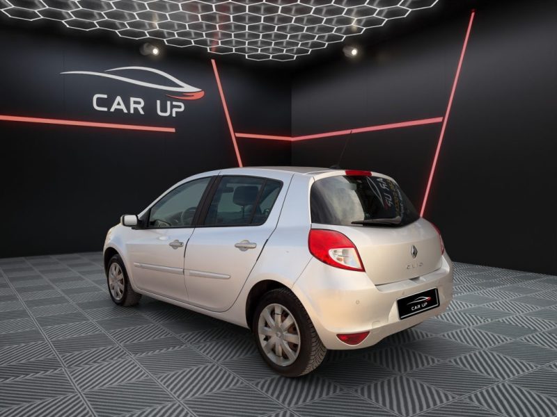 RENAULT CLIO III 1.5 dCI 85 cv BVA