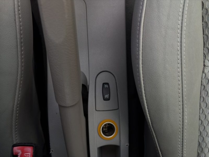 RENAULT CLIO III 1.5 dCI 85 cv BVA