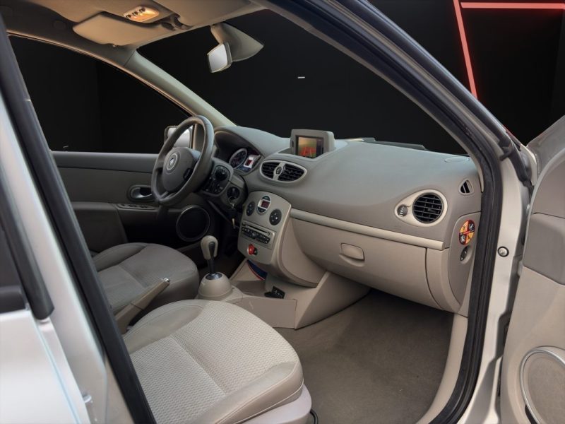 RENAULT CLIO III 1.5 dCI 85 cv BVA