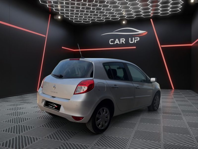 RENAULT CLIO III 1.5 dCI 85 cv BVA